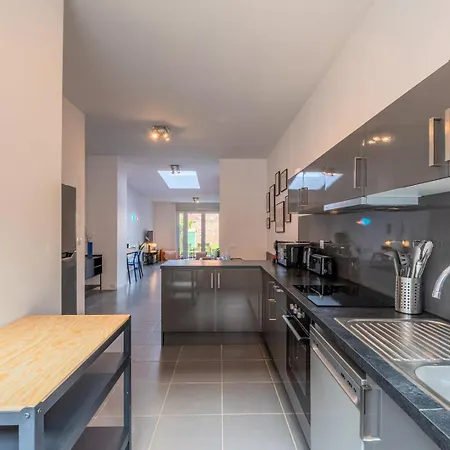 Maison 3 Avec Jardin, Proche Metro * Croix